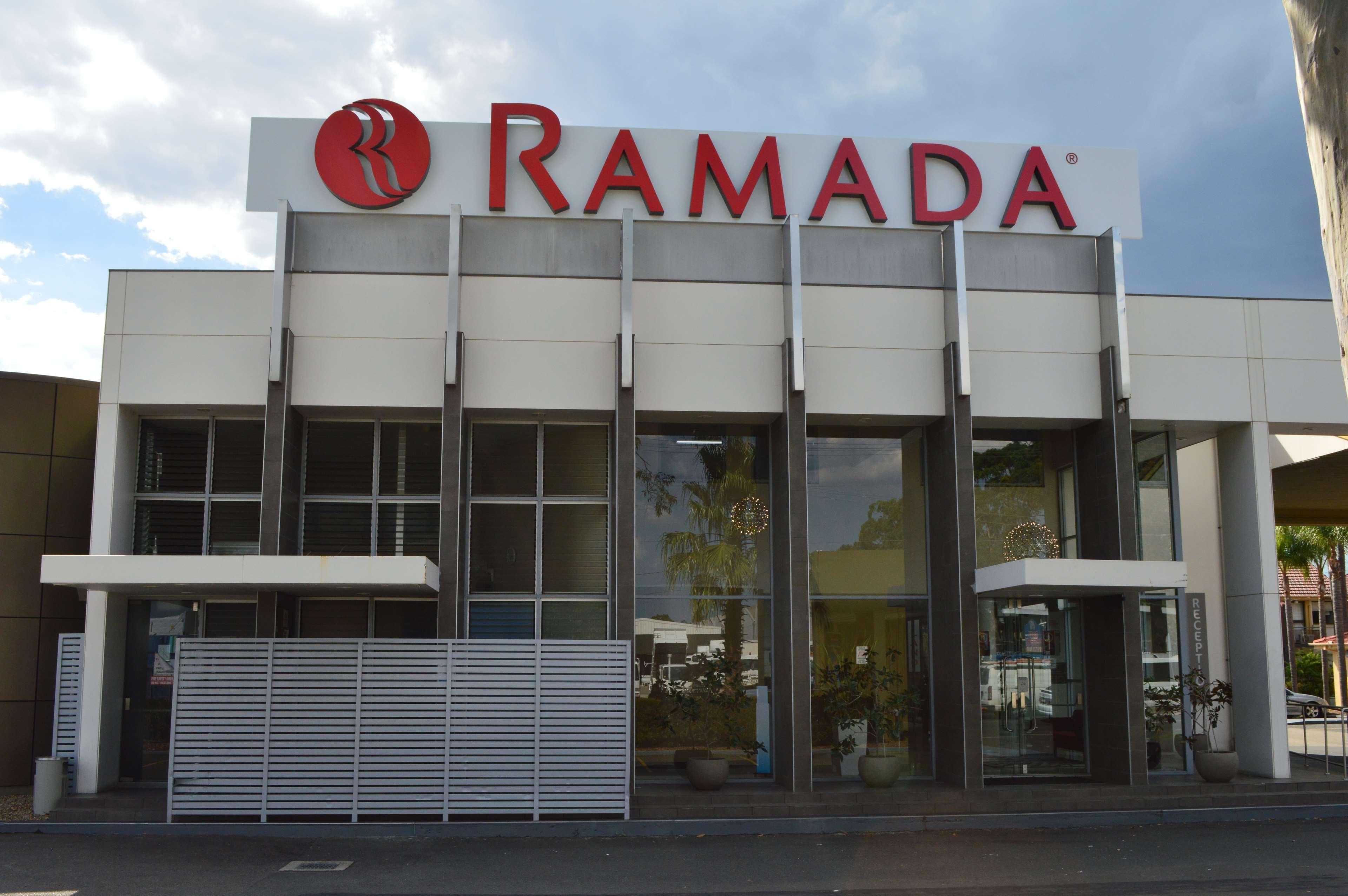 Ramada Hotel & Suites By Wyndham Cabramatta Экстерьер фото