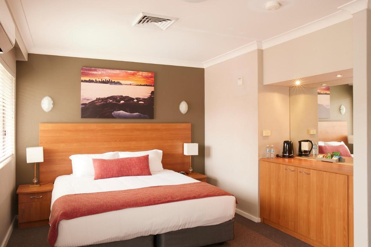 Ramada Hotel & Suites By Wyndham Cabramatta Экстерьер фото